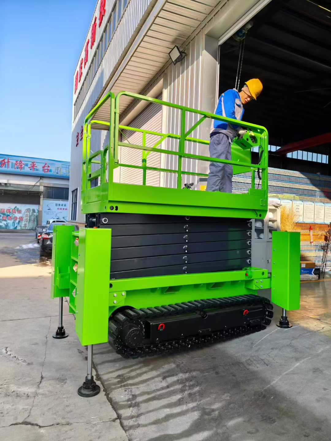 Kompakt Eklemli Paletli Bomlu  - Compact Crawler Boom Lift incelemesi ve fiyatı