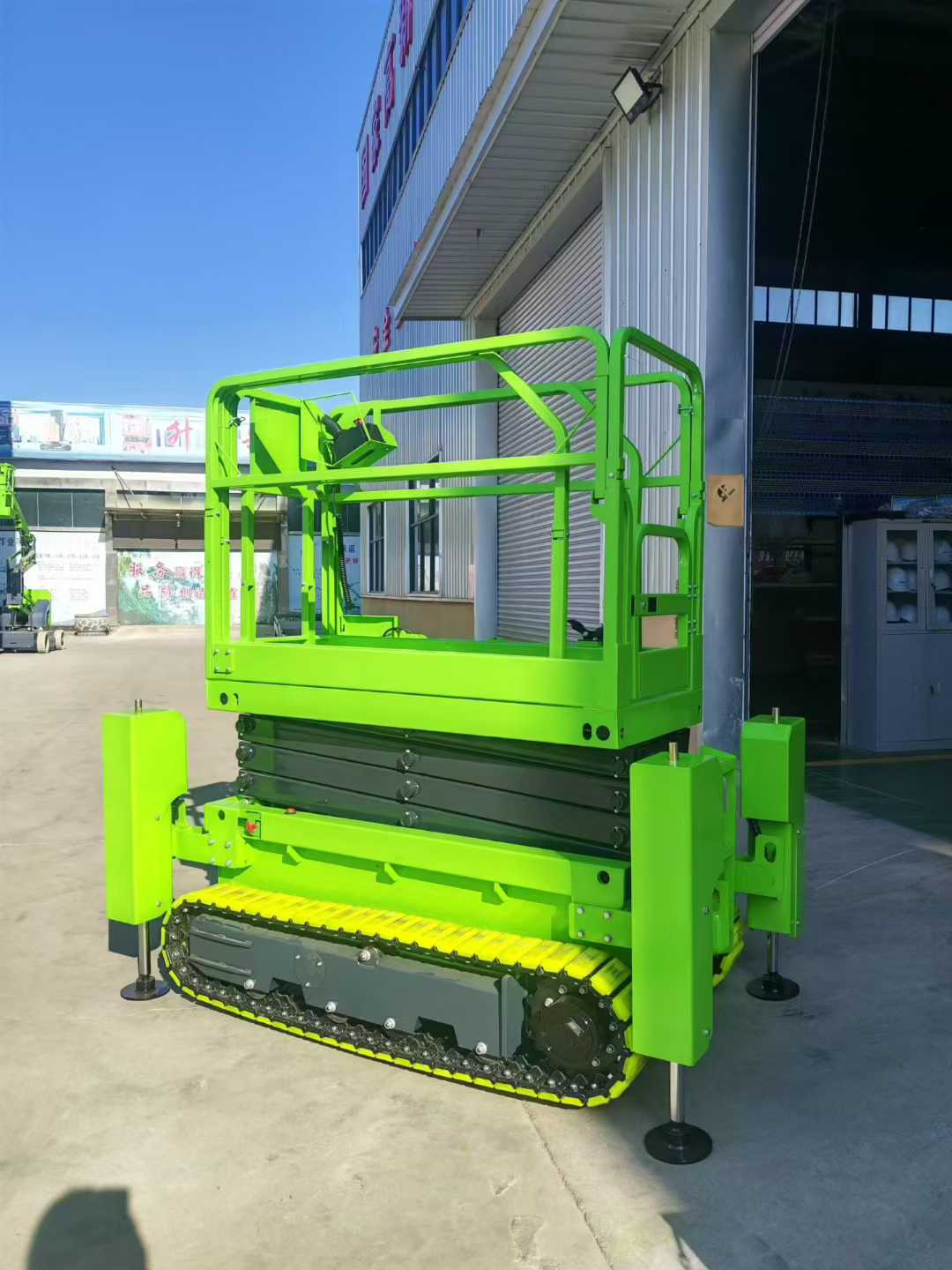 Kompakt Eklemli Paletli Bomlu  - Compact Crawler Boom Lift incelemesi ve fiyatı